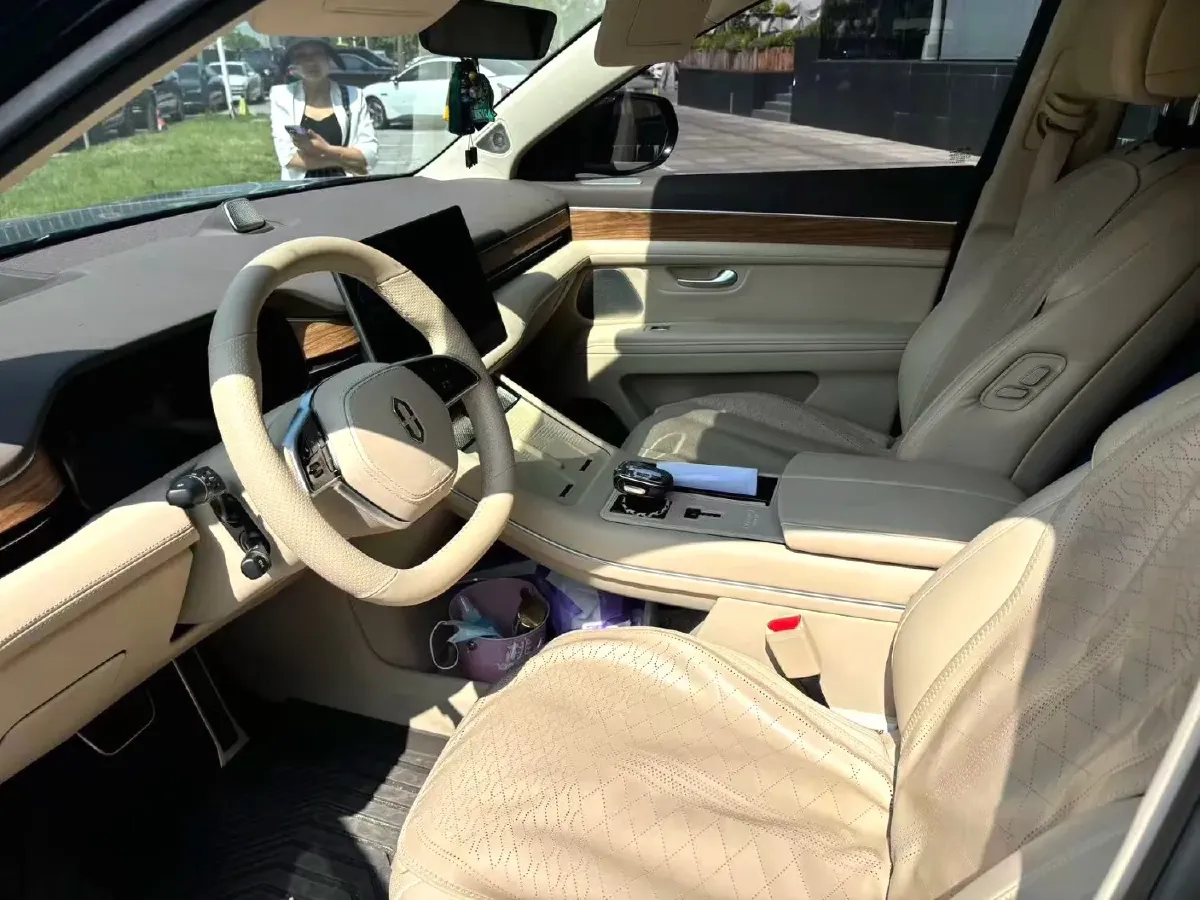2024 AITO AITO M7 1.5T 152HP L4 REEV 42KWH,autocango,china used car exporter,china ev exporter,chinese used car exporter,chinese used ev exporter