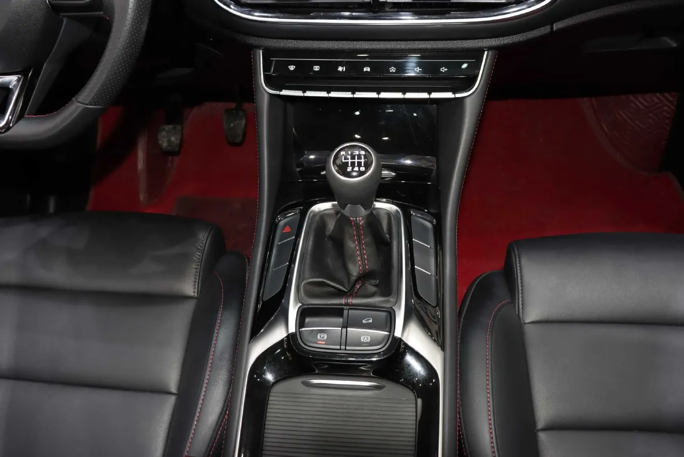 2019 MG HS 1.5T 169HP L4 6MT,autocango,china used car exporter,china ev exporter,chinese used car exporter,chinese used ev exporter
