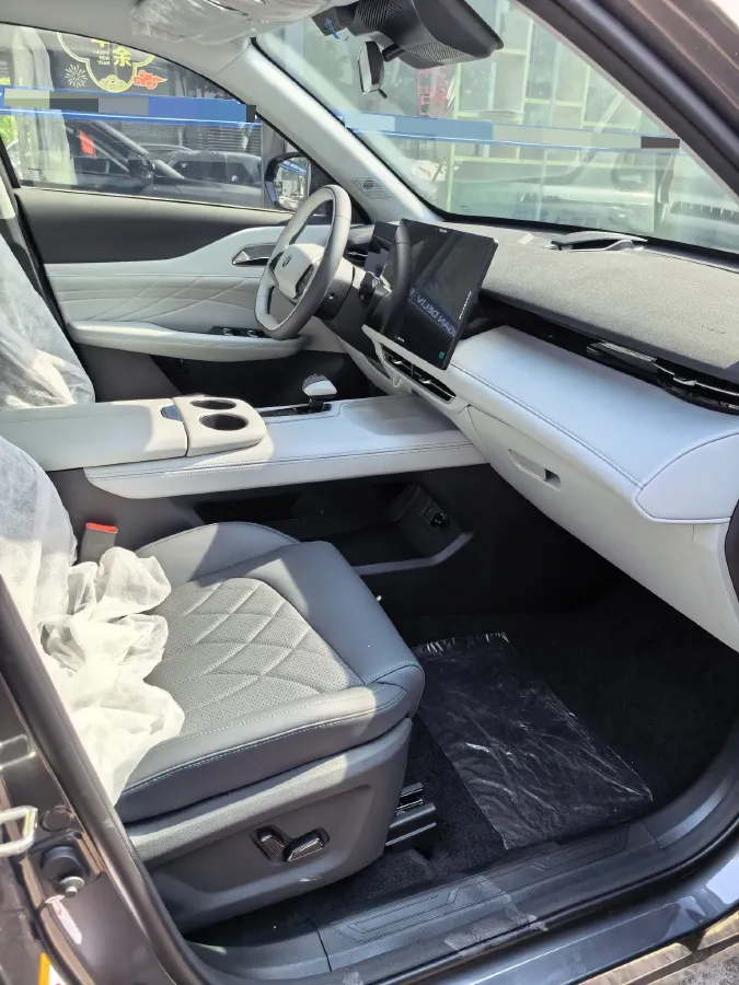 2024 ChangAn UNI-Z 1.5L 98HP L4 E-CVT PHEV 18.4KWH,autocango,china used car exporter,china ev exporter,chinese used car exporter,chinese used ev exporter