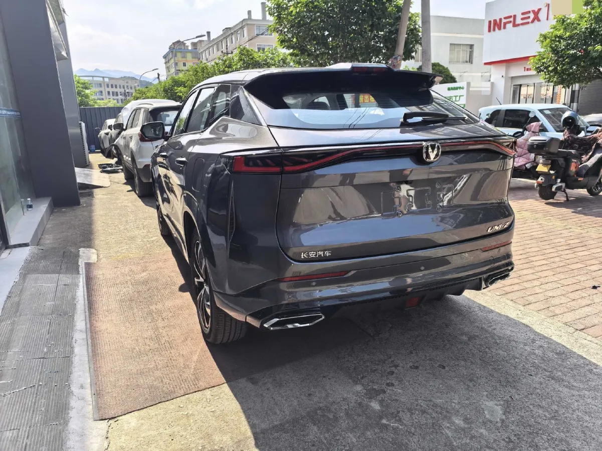 2024 ChangAn UNI-Z 1.5L 98HP L4 E-CVT PHEV 18.4KWH,autocango,china used car exporter,china ev exporter,chinese used car exporter,chinese used ev exporter