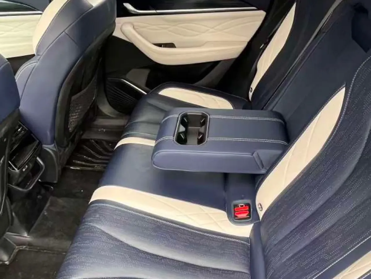 2022 Citroen C5 X 1.6T 175HP L4 8AT,autocango,china used car exporter,china ev exporter,chinese used car exporter,chinese used ev exporter