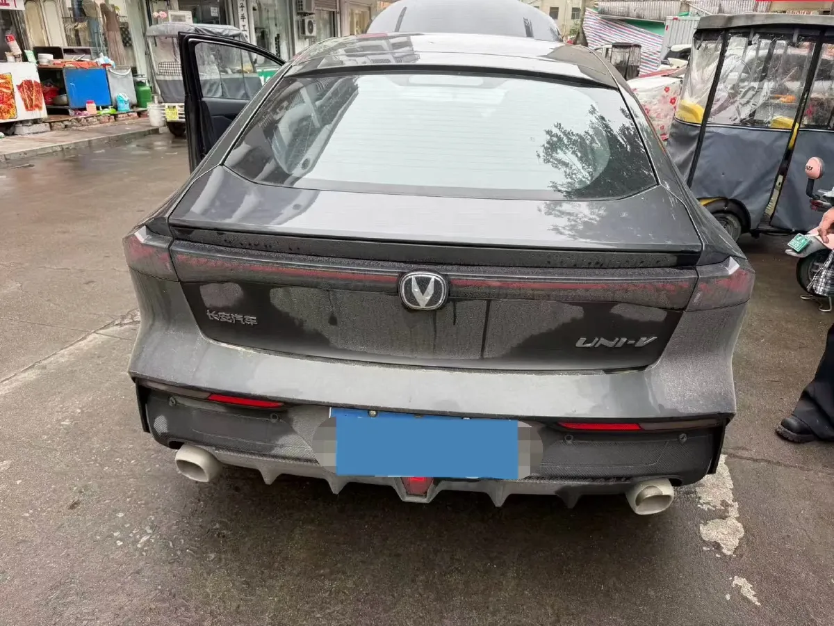 2023 ChangAn UNI-V 1.5T 188HP L4 7DCT,autocango,china used car exporter,china ev exporter,chinese used car exporter,chinese used ev exporter