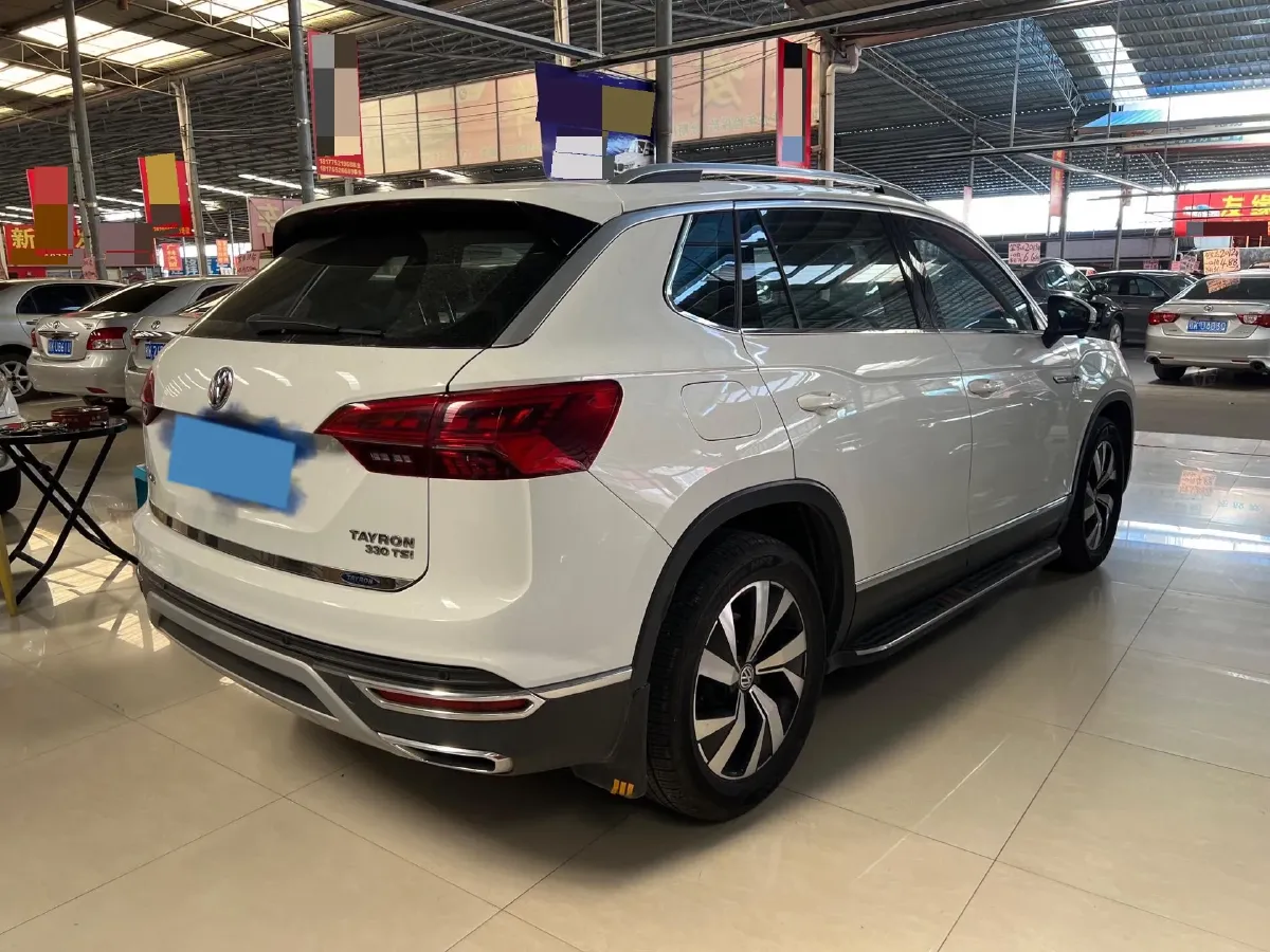 2019 MINI CLUBMAN 1.5T 102HP L3 6AT,autocango,china used car exporter,china ev exporter,chinese used car exporter,chinese used ev exporter