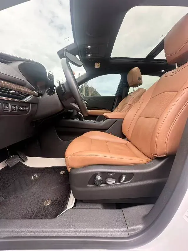 2022 Cadillac XT4 2.0T 237HP L4 9AT,autocango,china used car exporter,china ev exporter,chinese used car exporter,chinese used ev exporter