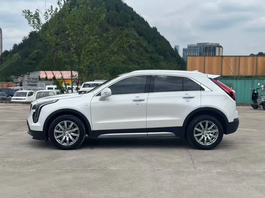 2022 Cadillac XT4 2.0T 237HP L4 9AT,autocango,china used car exporter,china ev exporter,chinese used car exporter,chinese used ev exporter