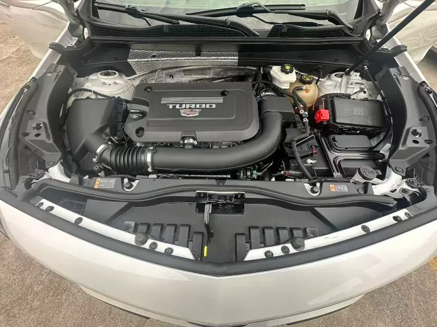 2022 Cadillac XT4 2.0T 237HP L4 9AT,autocango,china used car exporter,china ev exporter,chinese used car exporter,chinese used ev exporter