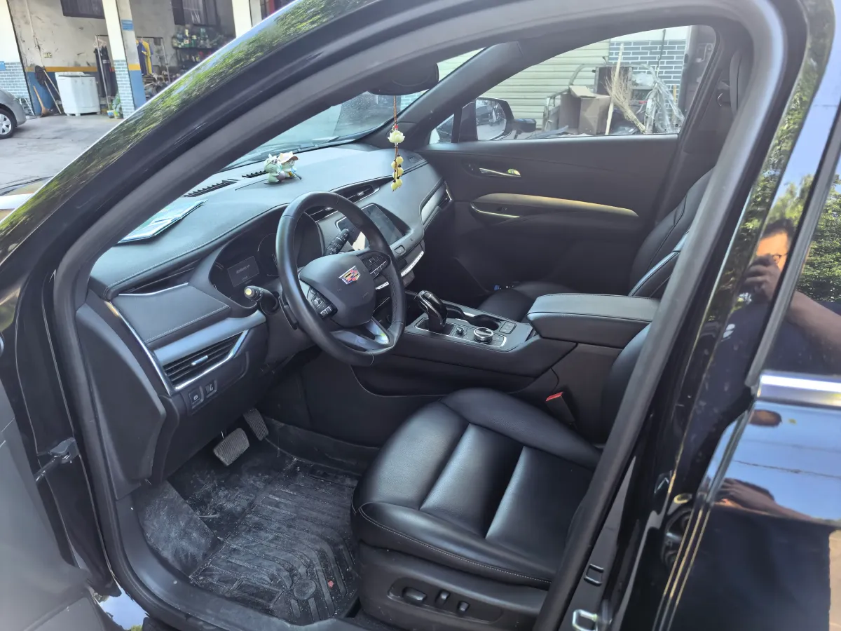 2020 Cadillac XT4 2.0T 241HP L4 9AT,autocango,china used car exporter,china ev exporter,chinese used car exporter,chinese used ev exporter
