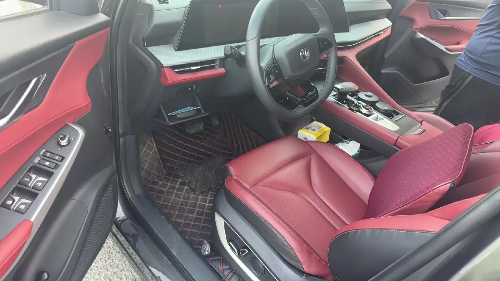 2022 ChangAn CS75 Plus 1.5T 178HP L4 6AT,autocango,china used car exporter,china ev exporter,chinese used car exporter,chinese used ev exporter