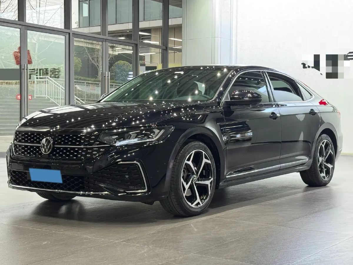 2024 Volkswagen Passat 2.0T 220HP L4 7DCT,autocango,china used car exporter,china ev exporter,chinese used car exporter,chinese used ev exporter