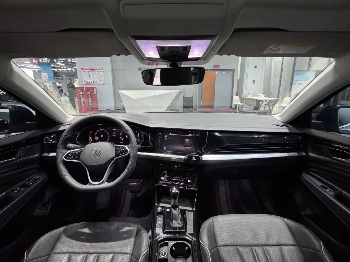 2024 Volkswagen Passat 2.0T 220HP L4 7DCT,autocango,china used car exporter,china ev exporter,chinese used car exporter,chinese used ev exporter