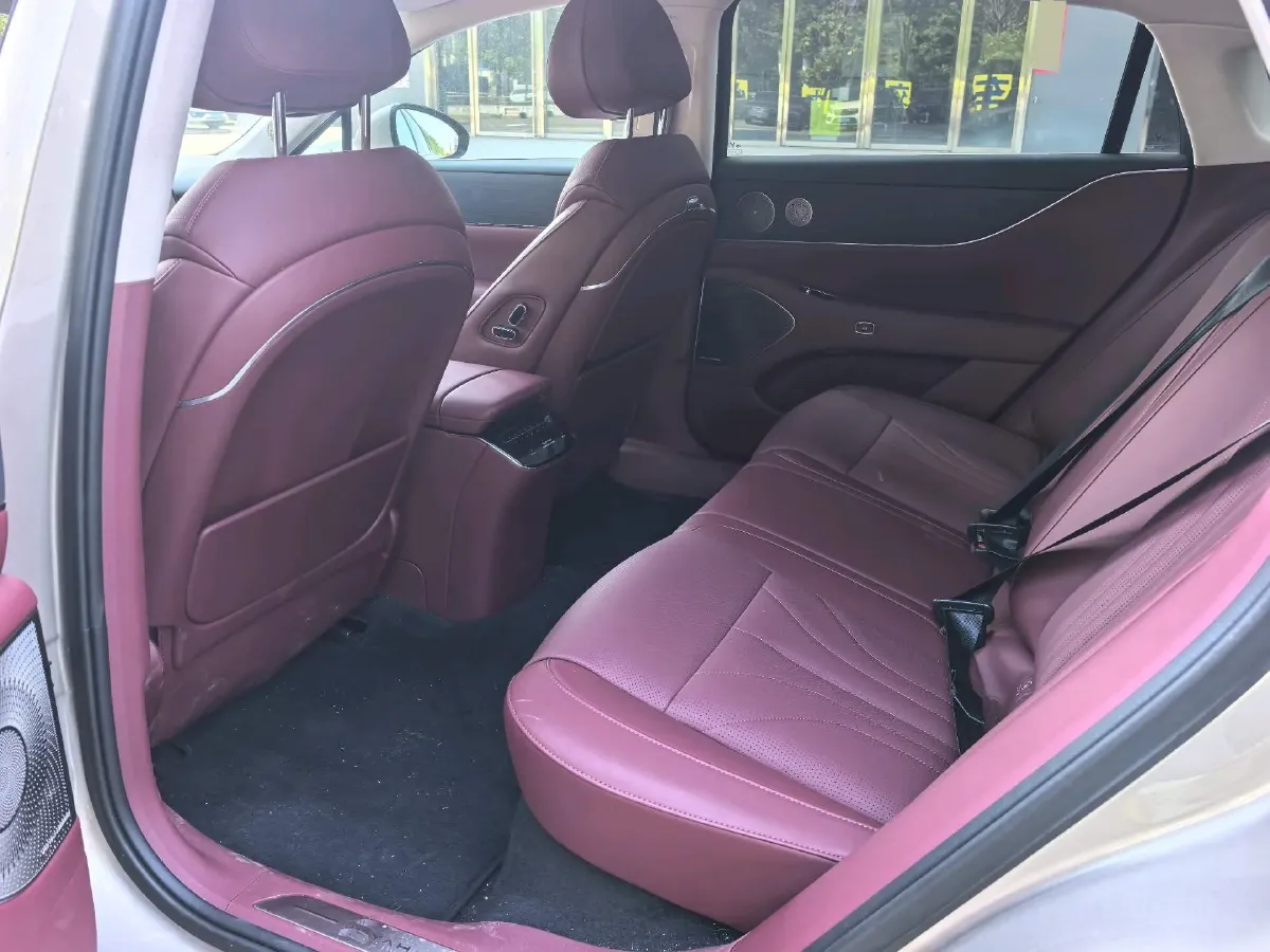 2026 Voyah ZhuiGuang L 1.5T 150HP L4 PHEV,autocango,china used car exporter,china ev exporter,chinese used car exporter,chinese used ev exporter