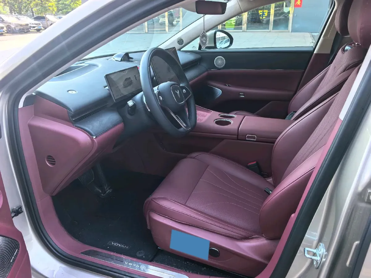 2026 Voyah ZhuiGuang L 1.5T 150HP L4 PHEV,autocango,china used car exporter,china ev exporter,chinese used car exporter,chinese used ev exporter