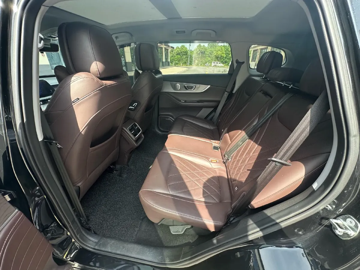 2022 Chery Tiggo 8 PRO 1.6T 197HP L4 7DCT,autocango,china used car exporter,china ev exporter,chinese used car exporter,chinese used ev exporter