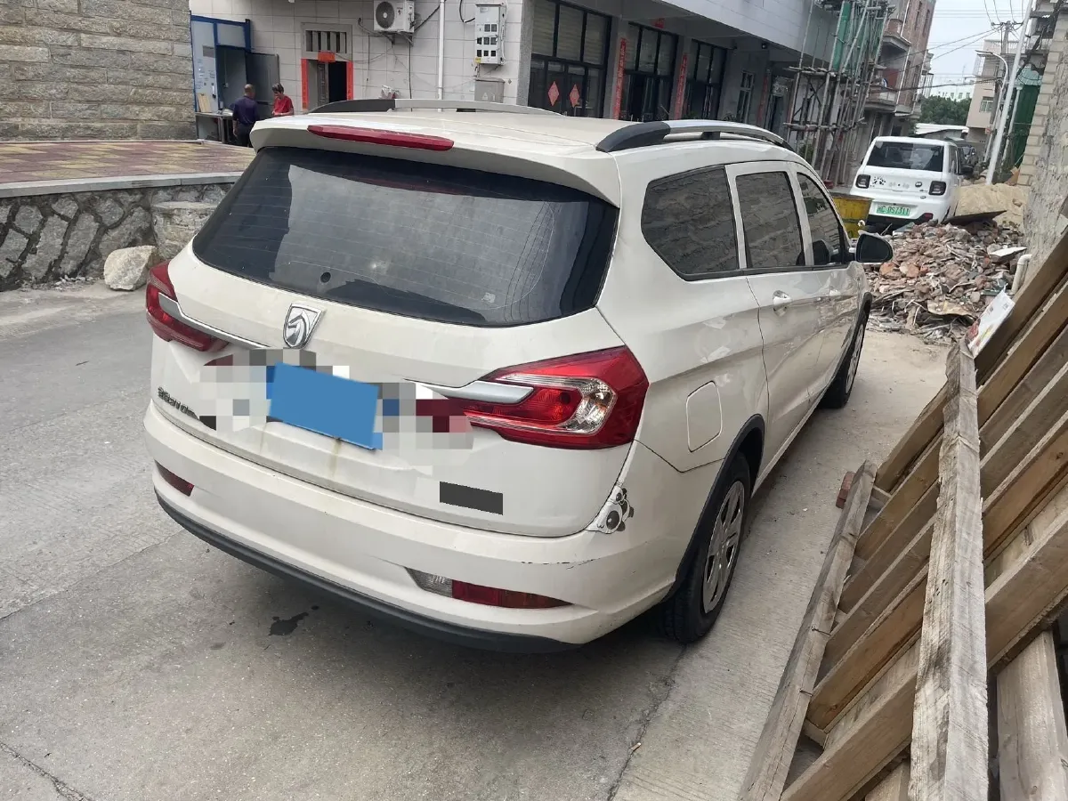 2017 BaoJun 310W 1.5L 105HP L4 6MT,autocango,china used car exporter,china ev exporter,chinese used car exporter,chinese used ev exporter