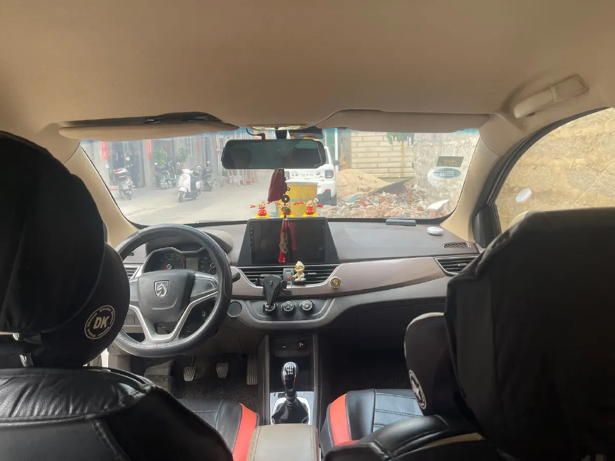 2017 BaoJun 310W 1.5L 105HP L4 6MT,autocango,china used car exporter,china ev exporter,chinese used car exporter,chinese used ev exporter