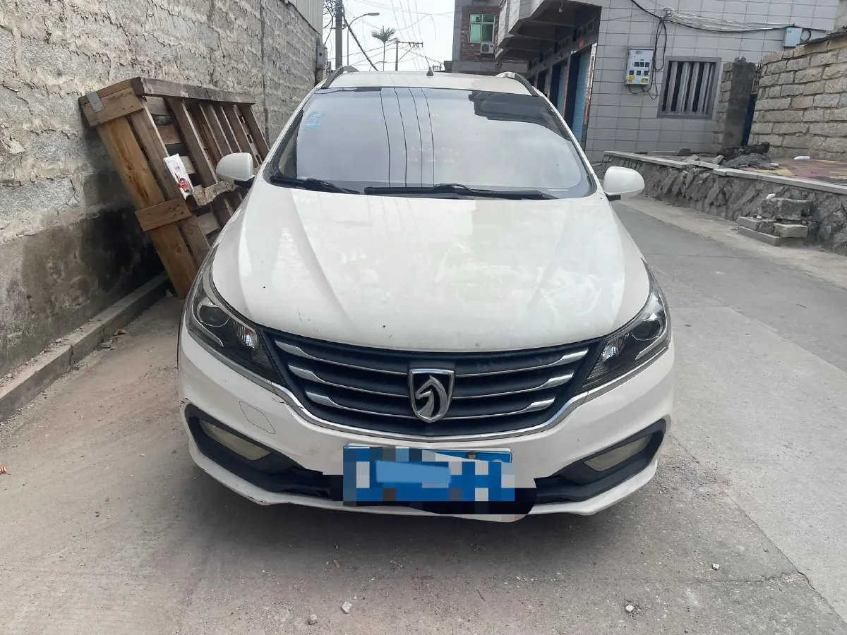 2017 BaoJun 310W 1.5L 105HP L4 6MT,autocango,china used car exporter,china ev exporter,chinese used car exporter,chinese used ev exporter