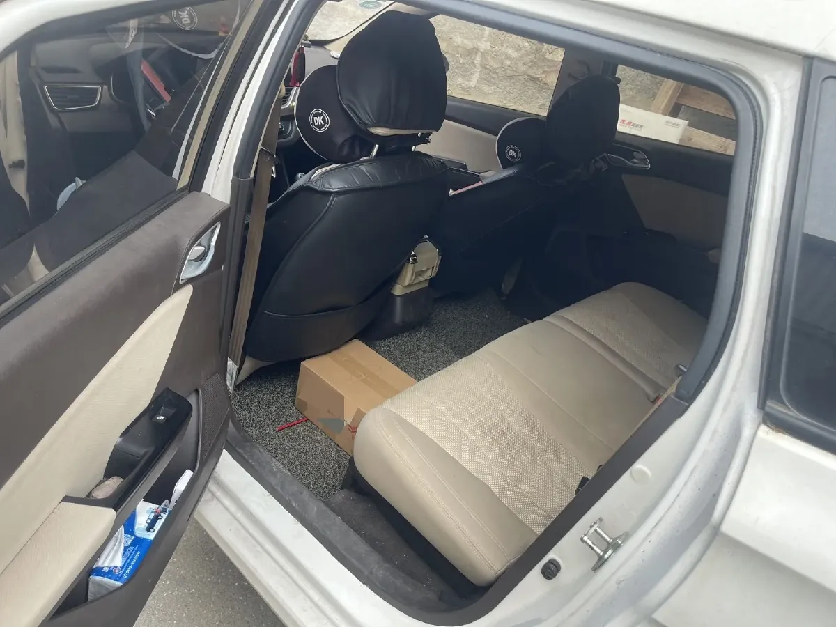 2017 BaoJun 310W 1.5L 105HP L4 6MT,autocango,china used car exporter,china ev exporter,chinese used car exporter,chinese used ev exporter