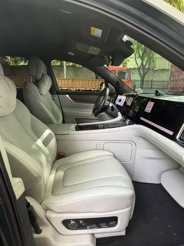 2024 AITO AITO M9 1.5T 152HP L4 REEV 42KWH,autocango,china used car exporter,china ev exporter,chinese used car exporter,chinese used ev exporter