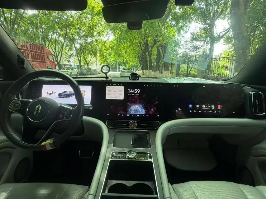 2024 AITO AITO M9 1.5T 152HP L4 REEV 42KWH,autocango,china used car exporter,china ev exporter,chinese used car exporter,chinese used ev exporter