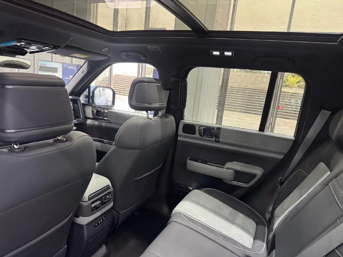 2025 FangChengBao Bao 5 1.5T 194HP L4 E-CVT PHEV 31.8KWH,autocango,china used car exporter,china ev exporter,chinese used car exporter,chinese used ev exporter