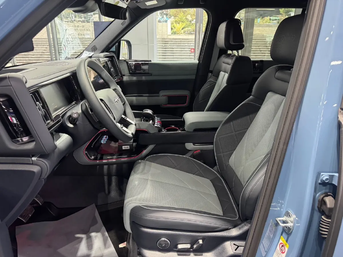 2025 FangChengBao Bao 5 1.5T 194HP L4 E-CVT PHEV 31.8KWH,autocango,china used car exporter,china ev exporter,chinese used car exporter,chinese used ev exporter