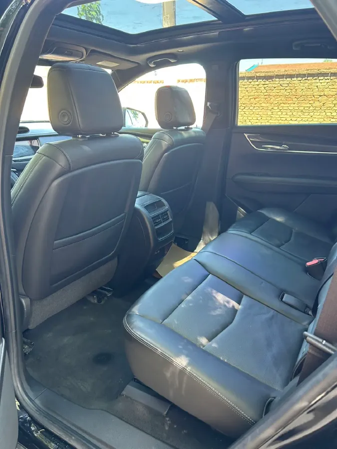 2022 Cadillac XT5 2.0T 237HP L4 9AT,autocango,china used car exporter,china ev exporter,chinese used car exporter,chinese used ev exporter