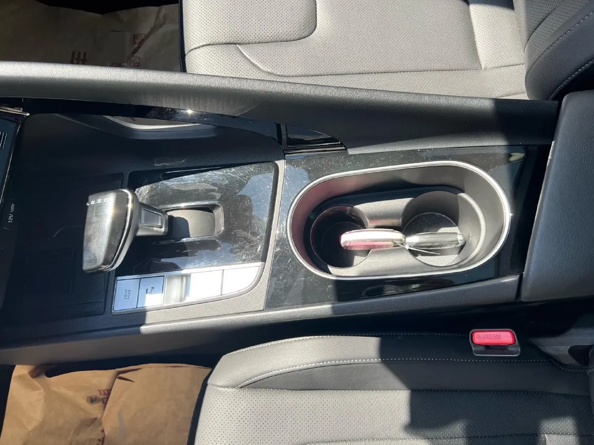 2022 Hyundai Elantra 1.5L 115HP L4 CVT,autocango,china used car exporter,china ev exporter,chinese used car exporter,chinese used ev exporter