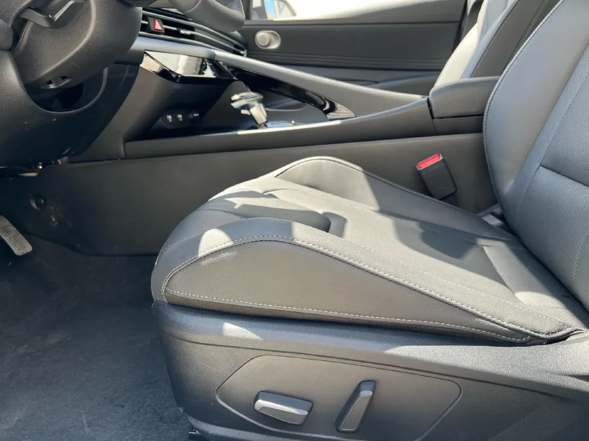 2022 Hyundai Elantra 1.5L 115HP L4 CVT,autocango,china used car exporter,china ev exporter,chinese used car exporter,chinese used ev exporter
