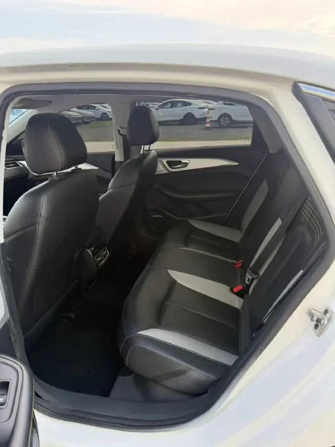 2020 Roewe i6 MAX 1.5T 169HP L4 AMT PHEV,autocango,china used car exporter,china ev exporter,chinese used car exporter,chinese used ev exporter