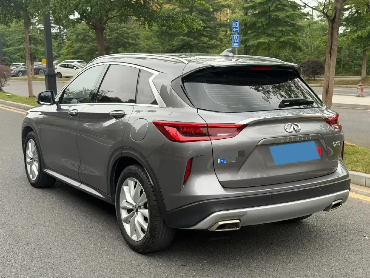 2018 Infiniti QX30 2.0T 211HP L4 7DCT,autocango,china used car exporter,china ev exporter,chinese used car exporter,chinese used ev exporter