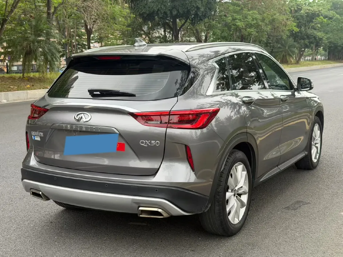 2018 Infiniti QX30 2.0T 211HP L4 7DCT,autocango,china used car exporter,china ev exporter,chinese used car exporter,chinese used ev exporter