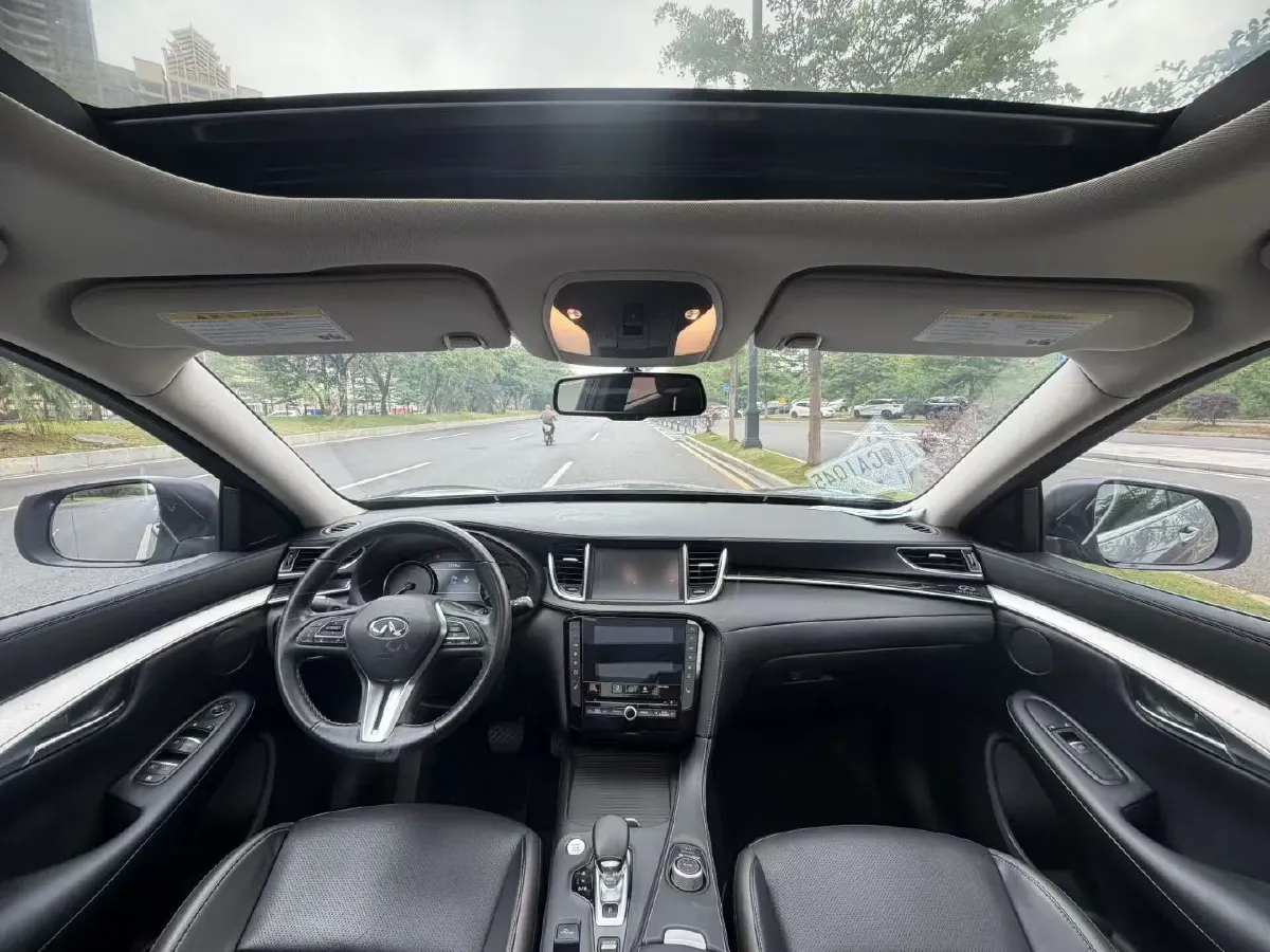 2018 Infiniti QX30 2.0T 211HP L4 7DCT,autocango,china used car exporter,china ev exporter,chinese used car exporter,chinese used ev exporter