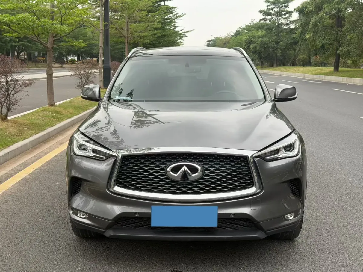 2018 Infiniti QX30 2.0T 211HP L4 7DCT,autocango,china used car exporter,china ev exporter,chinese used car exporter,chinese used ev exporter