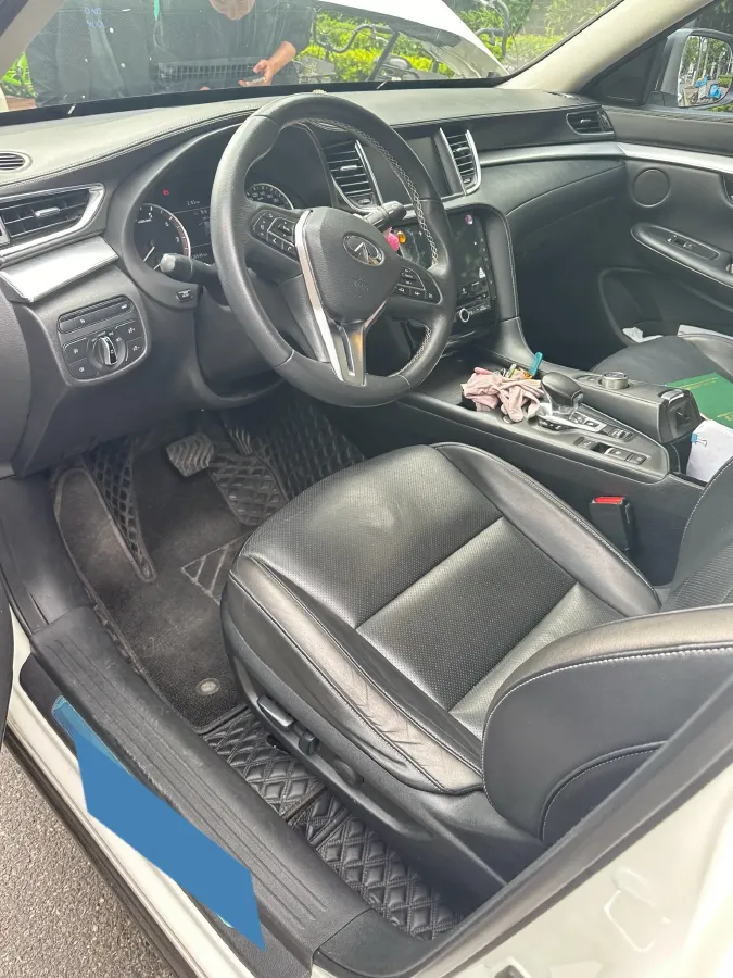 2018 Infiniti QX30 2.0T 211HP L4 7DCT,autocango,china used car exporter,china ev exporter,chinese used car exporter,chinese used ev exporter