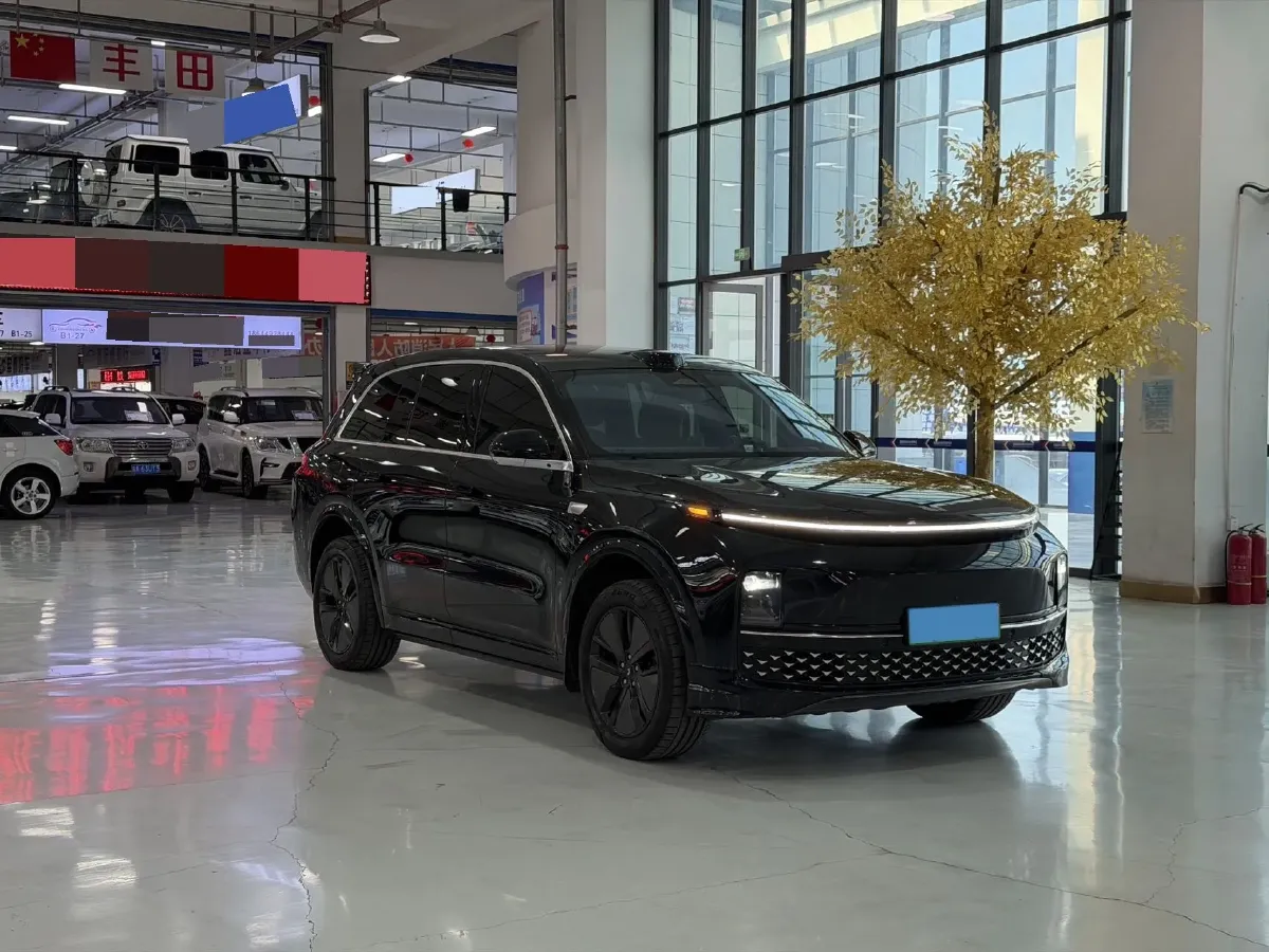 2024 Volvo S60 2.0T 197HP L4 7DCT,autocango,china used car exporter,china ev exporter,chinese used car exporter,chinese used ev exporter