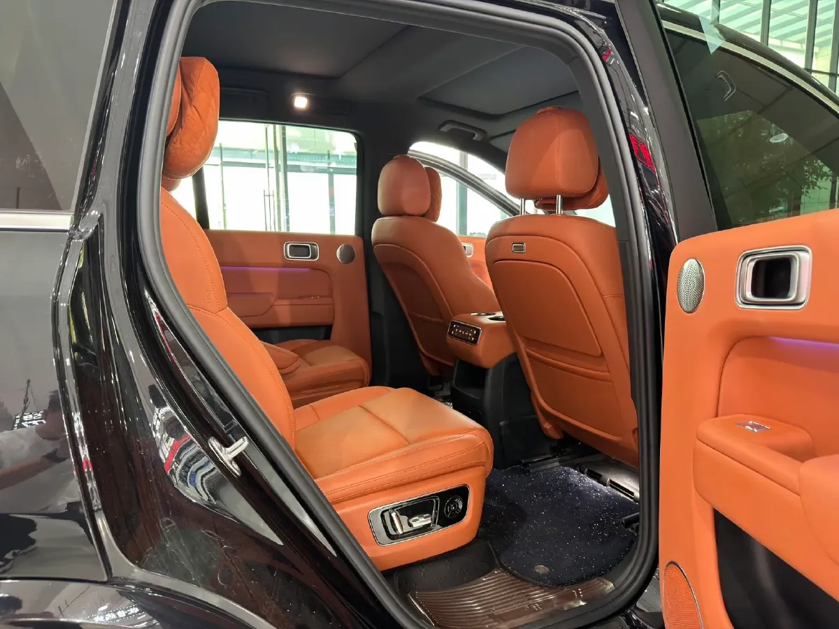 2024 Volvo S60 2.0T 197HP L4 7DCT,autocango,china used car exporter,china ev exporter,chinese used car exporter,chinese used ev exporter
