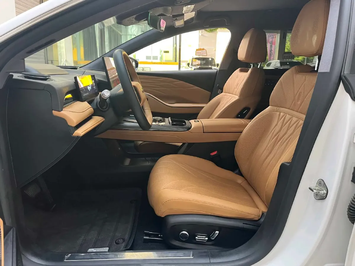 2025 Geely Galaxy Starshine 8 1.5T 163HP L4 3DHT PHEV 27.69KWH,autocango,china used car exporter,china ev exporter,chinese used car exporter,chinese used ev exporter