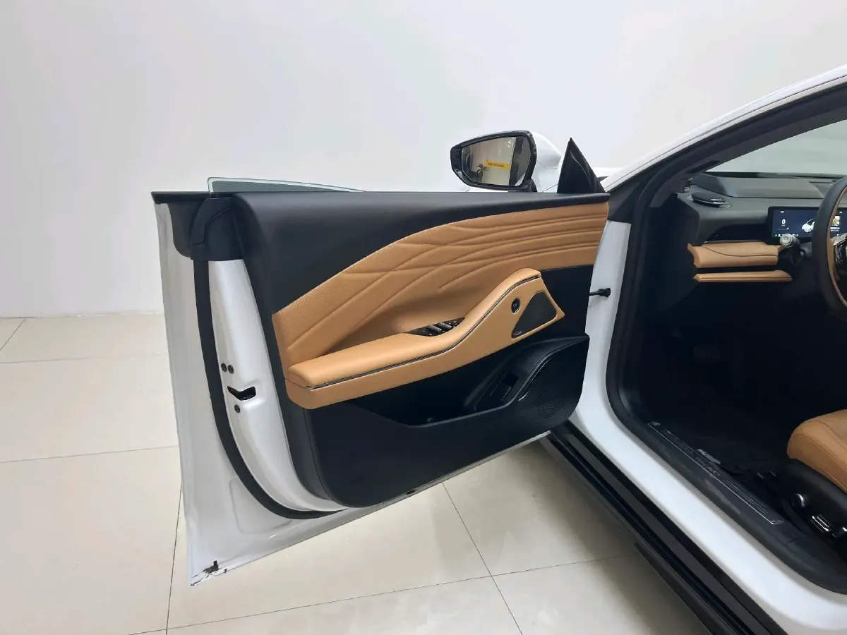 2025 Geely Galaxy Starshine 8 1.5T 163HP L4 3DHT PHEV 27.69KWH,autocango,china used car exporter,china ev exporter,chinese used car exporter,chinese used ev exporter