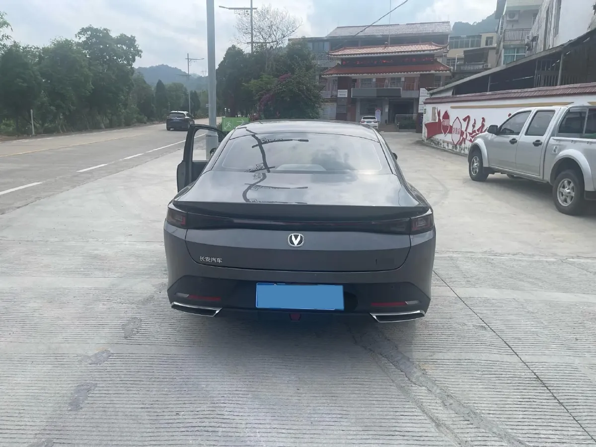 2025 ChangAn Eado 1.5T 192HP L4 7DCT,autocango,china used car exporter,china ev exporter,chinese used car exporter,chinese used ev exporter