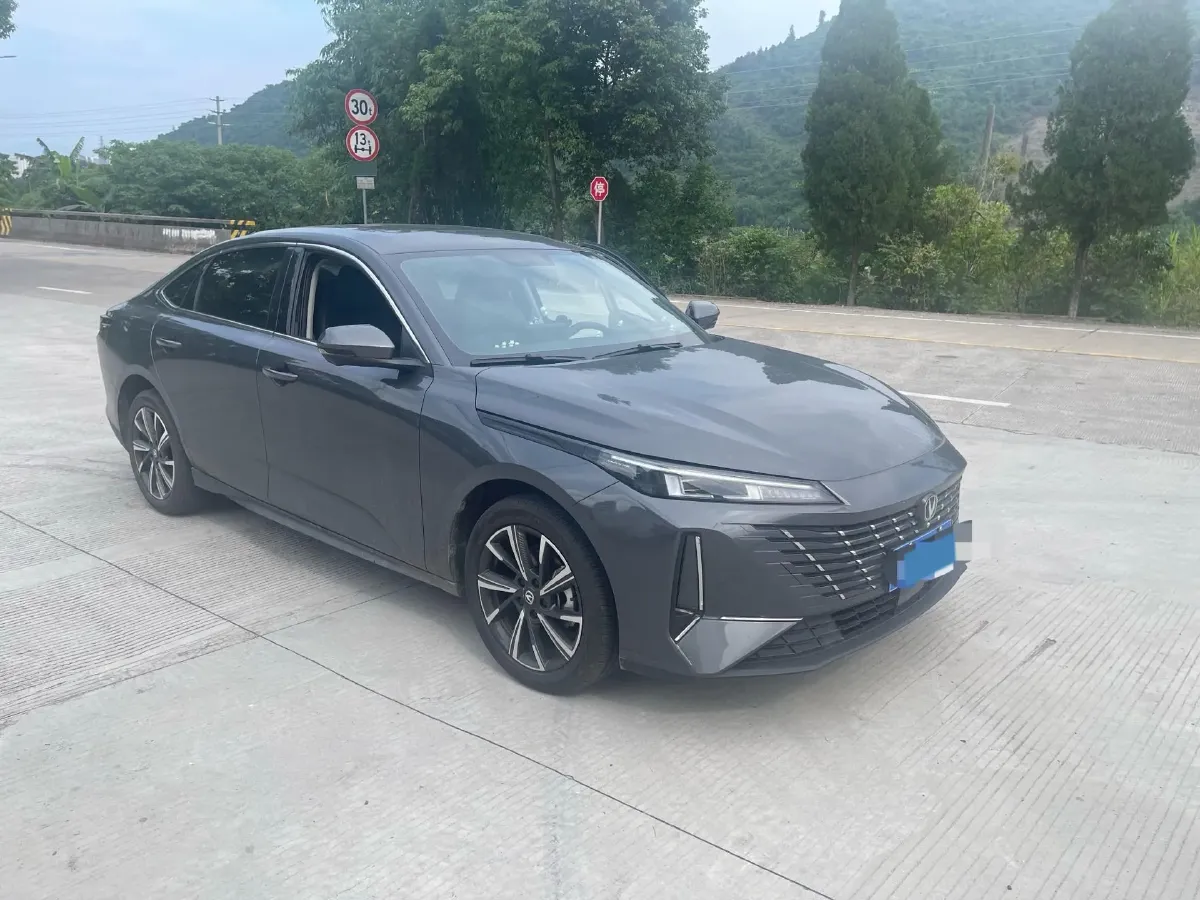 2025 ChangAn Eado 1.5T 192HP L4 7DCT,autocango,china used car exporter,china ev exporter,chinese used car exporter,chinese used ev exporter