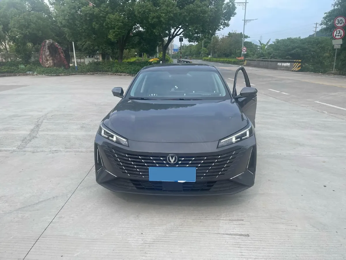 2025 ChangAn Eado 1.5T 192HP L4 7DCT,autocango,china used car exporter,china ev exporter,chinese used car exporter,chinese used ev exporter