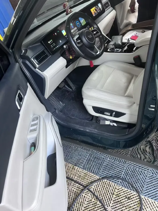 2021 Li ONE Range Extended 131HP REEV 40.5KWH,autocango,china used car exporter,china ev exporter,chinese used car exporter,chinese used ev exporter