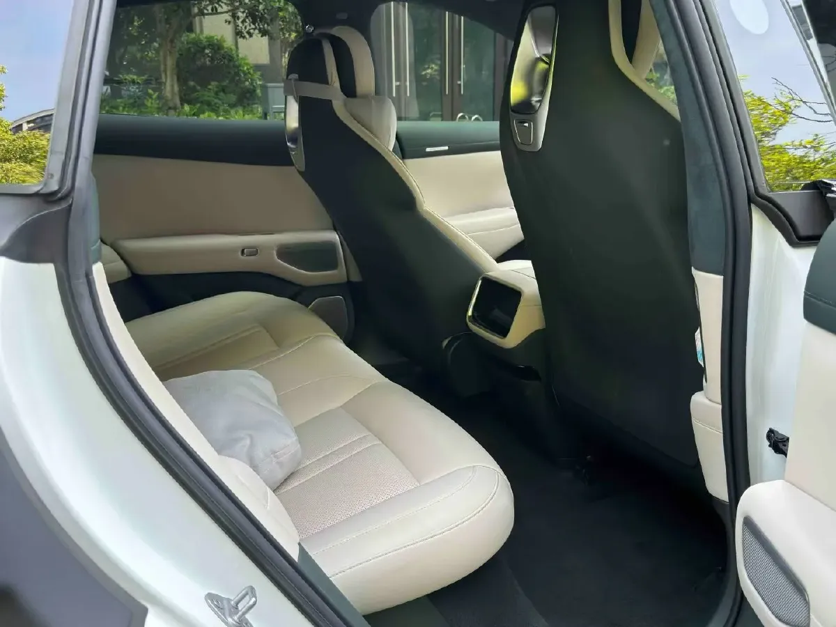 2025 MI YU7 BEV 101.7KWH,autocango,china used car exporter,china ev exporter,chinese used car exporter,chinese used ev exporter
