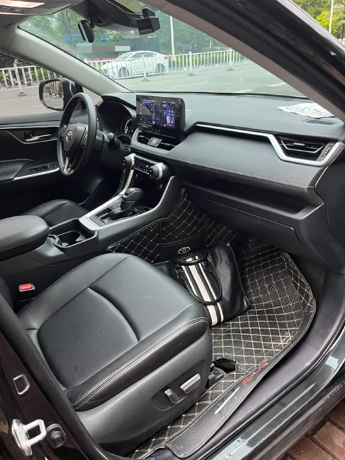2023 Toyota RAV4 2.0L 171HP L4 CVT,autocango,china used car exporter,china ev exporter,chinese used car exporter,chinese used ev exporter