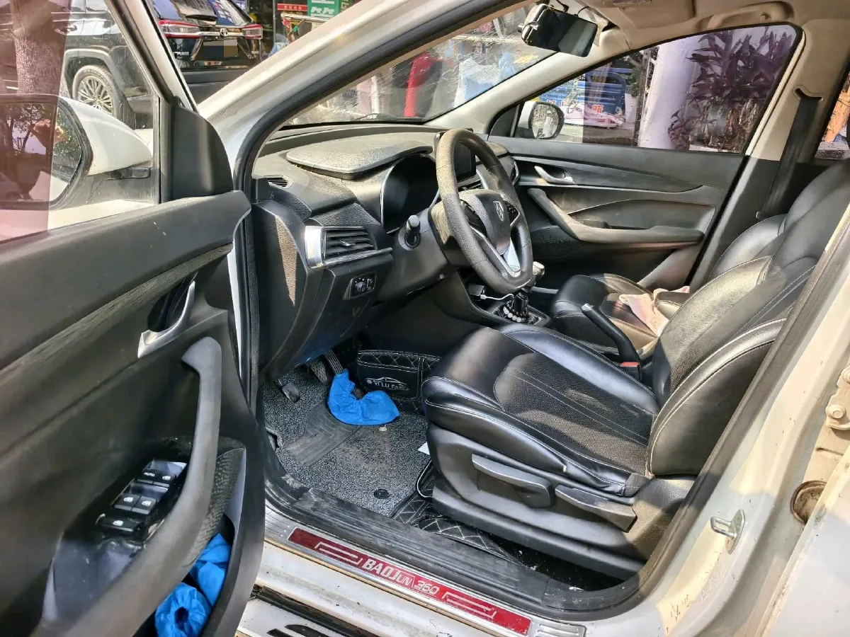 2018 BaoJun 360 1.5L 112HP L4 6MT,autocango,china used car exporter,china ev exporter,chinese used car exporter,chinese used ev exporter