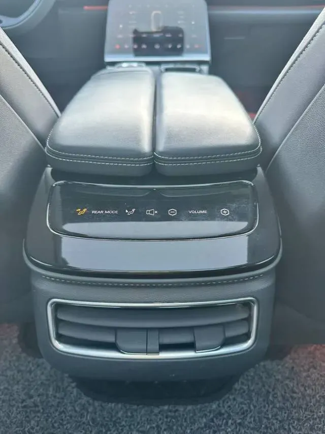 2022 ARCFOX αT BEV 93.6KWH,autocango,china used car exporter,china ev exporter,chinese used car exporter,chinese used ev exporter