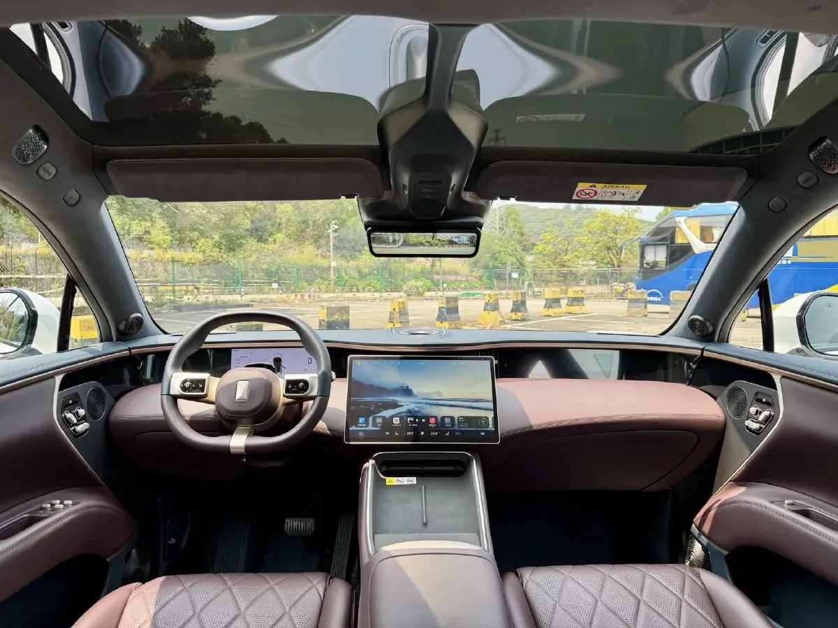 2025 Avatr 11 1.5T 156HP L4 REEV 39.05KWH,autocango,china used car exporter,china ev exporter,chinese used car exporter,chinese used ev exporter