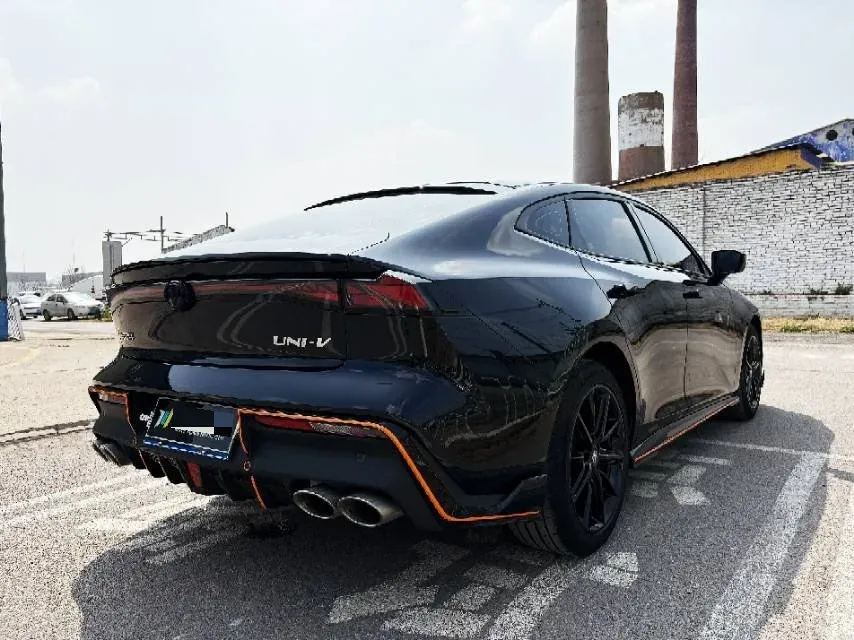 2022 ChangAn UNI-V 1.5T 188HP L4 7DCT,autocango,china used car exporter,china ev exporter,chinese used car exporter,chinese used ev exporter