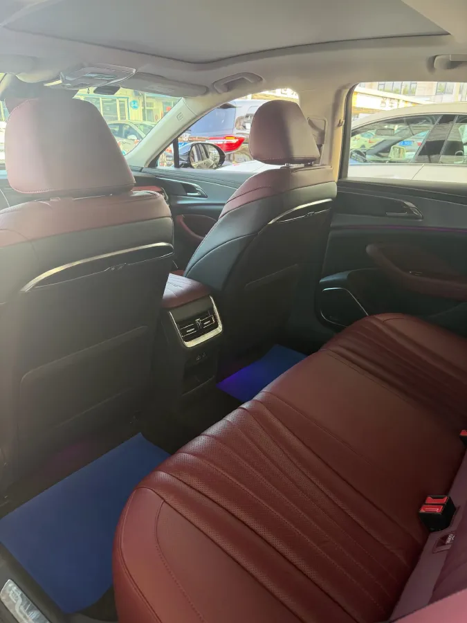 2024 HongQi H5 2.0T 224HP L4 8AT,autocango,china used car exporter,china ev exporter,chinese used car exporter,chinese used ev exporter