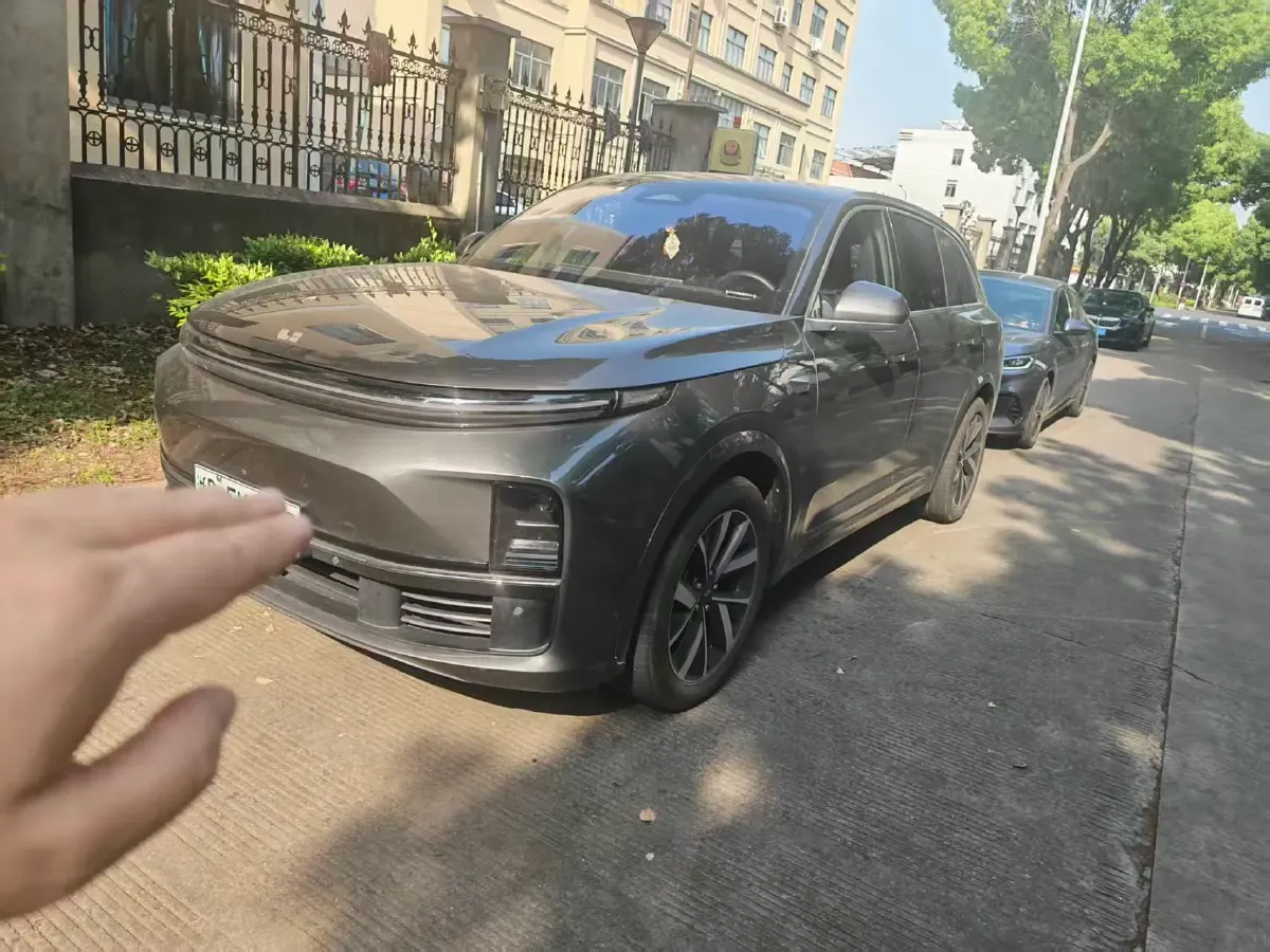 2023 Li L7 Range Extended 154HP REEV 40.9KWH,autocango,china used car exporter,china ev exporter,chinese used car exporter,chinese used ev exporter